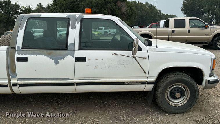 image for item DP8455 1998 Chevrolet C3500 Crew Cab pickup truck