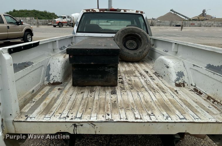 image for item DP8455 1998 Chevrolet C3500 Crew Cab pickup truck