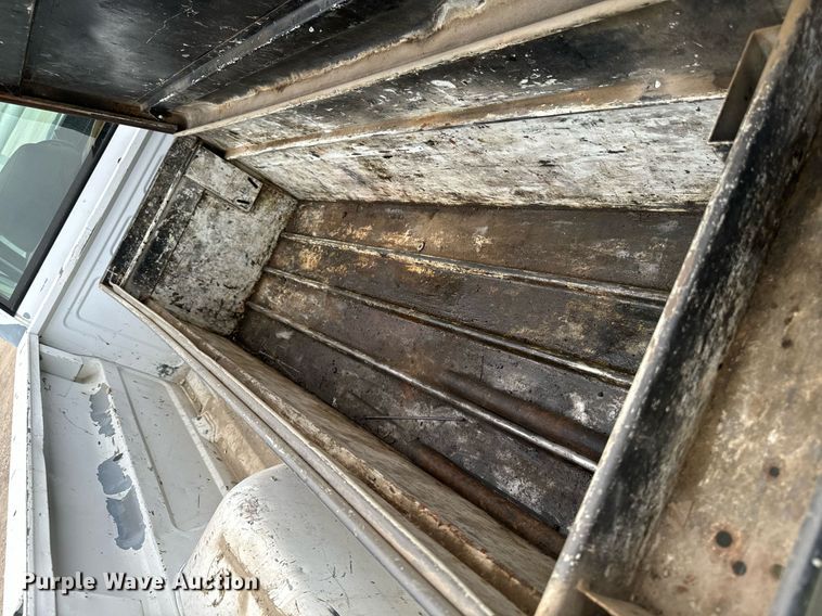 image for item DP8455 1998 Chevrolet C3500 Crew Cab pickup truck