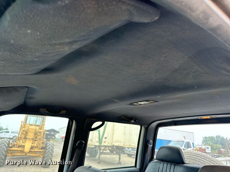 image for item DP8455 1998 Chevrolet C3500 Crew Cab pickup truck