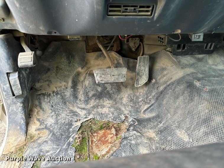 image for item DP8455 1998 Chevrolet C3500 Crew Cab pickup truck