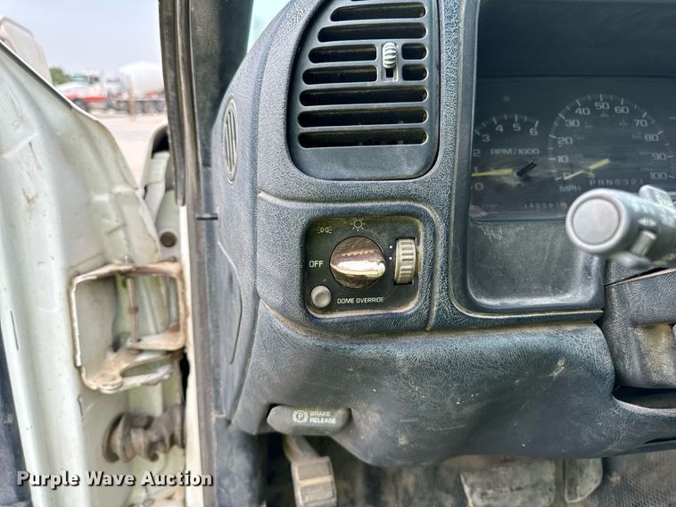 image for item DP8455 1998 Chevrolet C3500 Crew Cab pickup truck