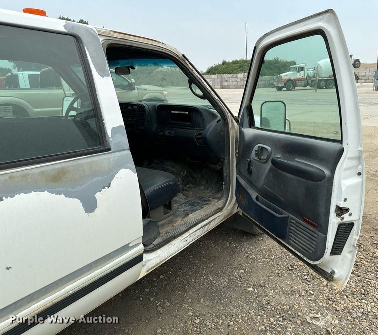 image for item DP8455 1998 Chevrolet C3500 Crew Cab pickup truck