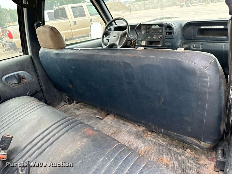 image for item DP8455 1998 Chevrolet C3500 Crew Cab pickup truck