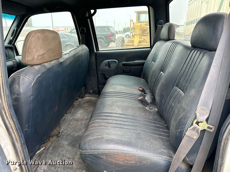 image for item DP8455 1998 Chevrolet C3500 Crew Cab pickup truck