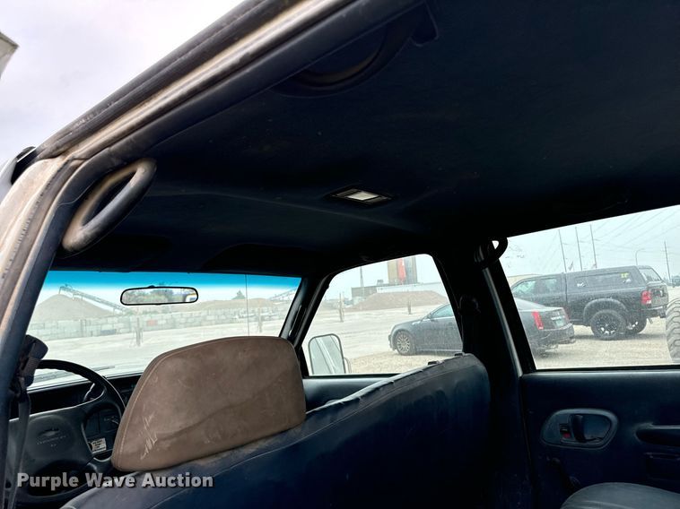 image for item DP8455 1998 Chevrolet C3500 Crew Cab pickup truck