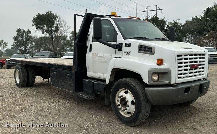 image for item DP8458 2005 GMC C7500 flatbed truck