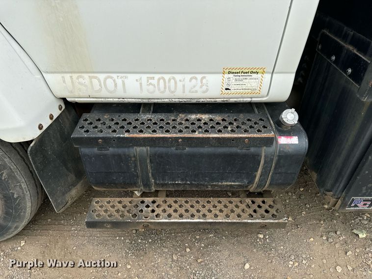 image for item DP8458 2005 GMC C7500 flatbed truck