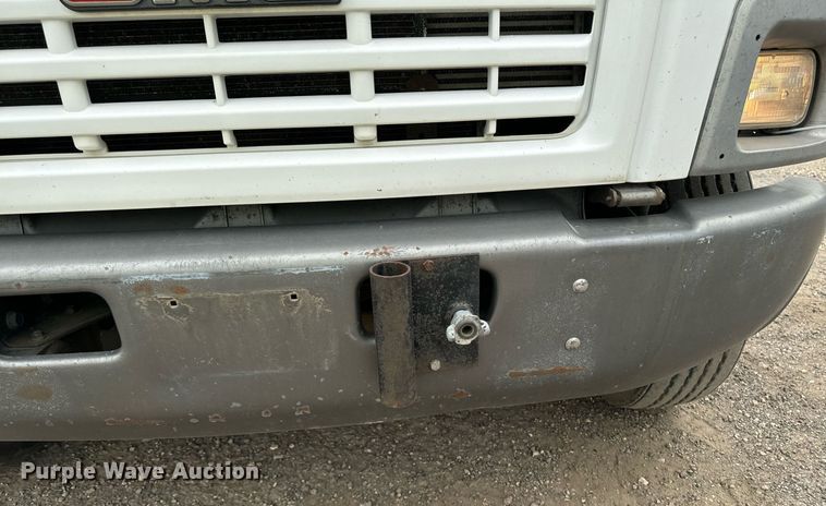 image for item DP8458 2005 GMC C7500 flatbed truck