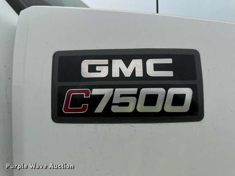 image for item DP8458 2005 GMC C7500 flatbed truck