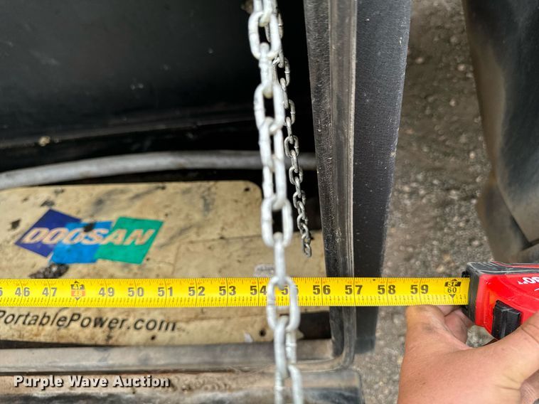 image for item DP8458 2005 GMC C7500 flatbed truck