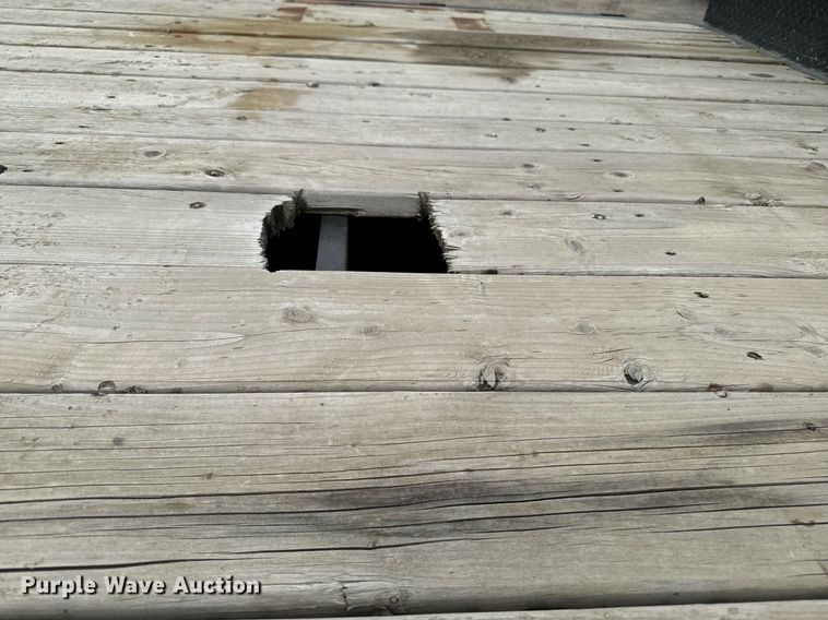 image for item DP8458 2005 GMC C7500 flatbed truck