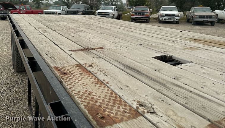 image for item DP8458 2005 GMC C7500 flatbed truck