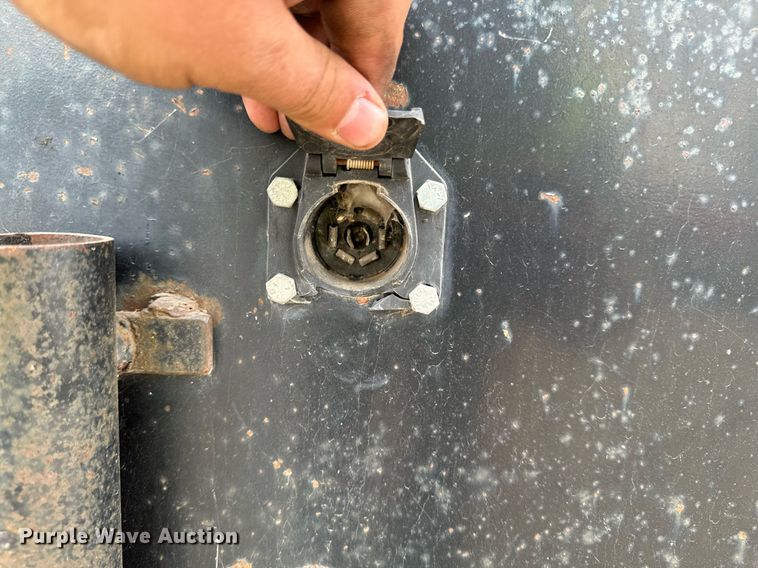 image for item DP8458 2005 GMC C7500 flatbed truck