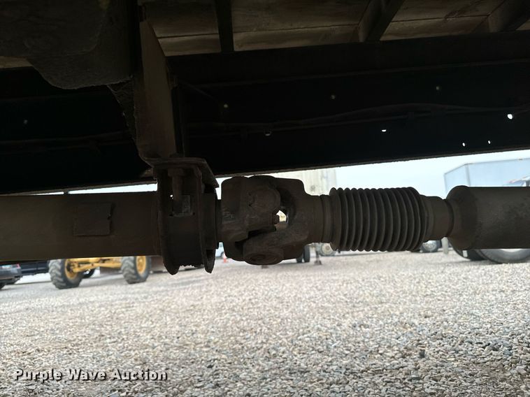 image for item DP8458 2005 GMC C7500 flatbed truck