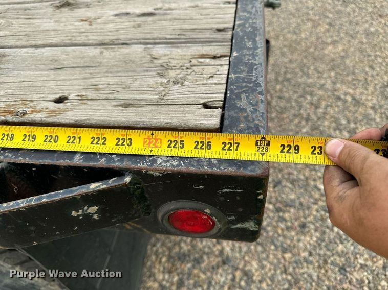 image for item DP8458 2005 GMC C7500 flatbed truck