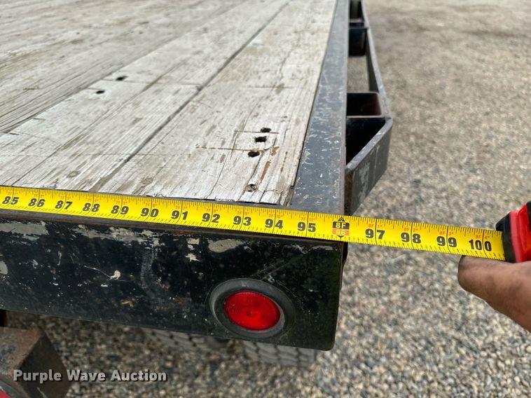 image for item DP8458 2005 GMC C7500 flatbed truck