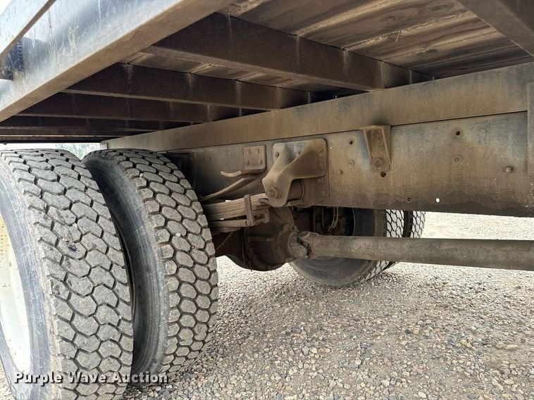 image for item DP8458 2005 GMC C7500 flatbed truck