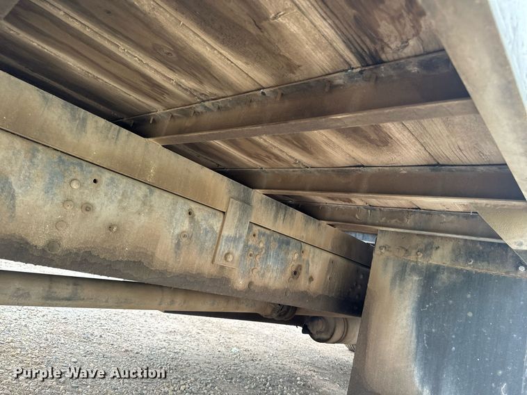 image for item DP8458 2005 GMC C7500 flatbed truck