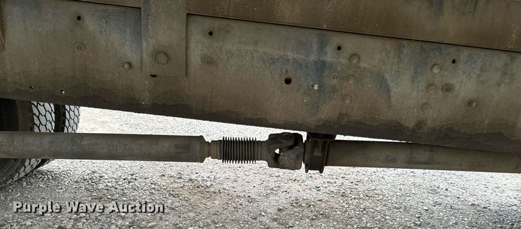 image for item DP8458 2005 GMC C7500 flatbed truck