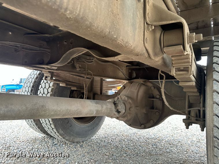 image for item DP8458 2005 GMC C7500 flatbed truck