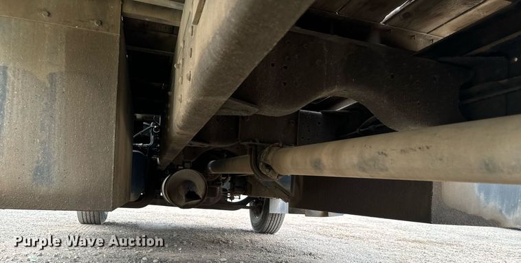 image for item DP8458 2005 GMC C7500 flatbed truck