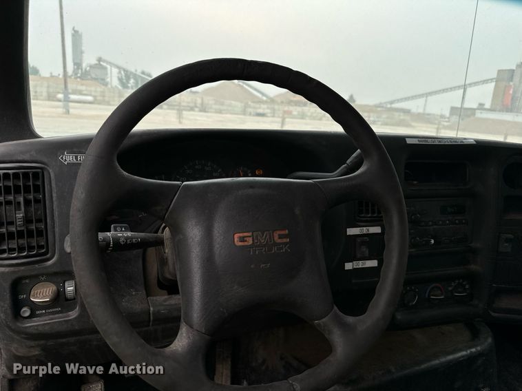 image for item DP8458 2005 GMC C7500 flatbed truck