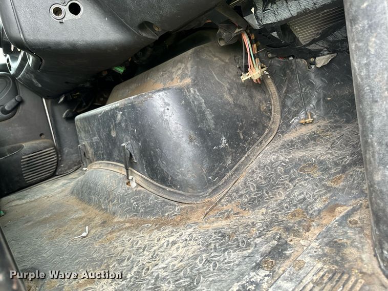 image for item DP8458 2005 GMC C7500 flatbed truck