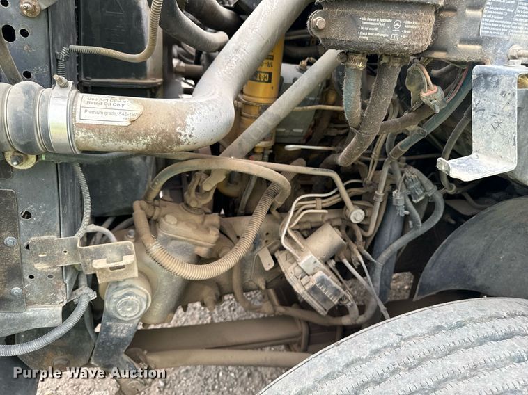 image for item DP8458 2005 GMC C7500 flatbed truck