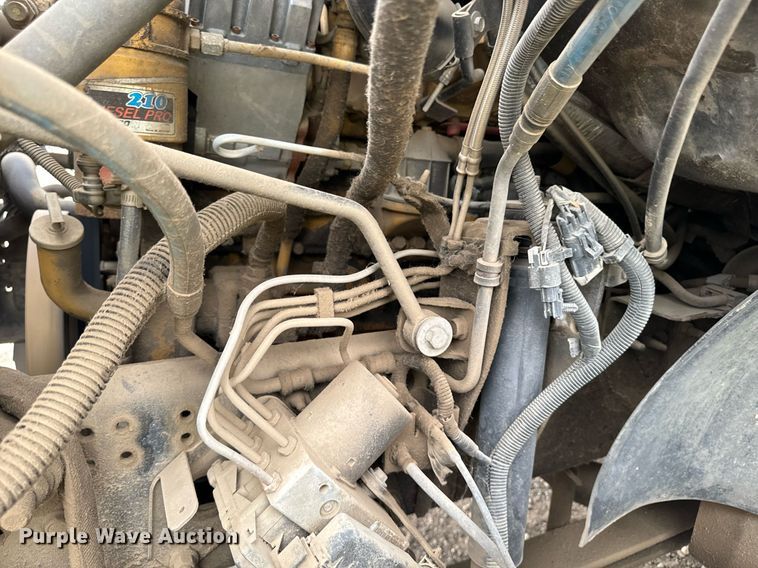 image for item DP8458 2005 GMC C7500 flatbed truck