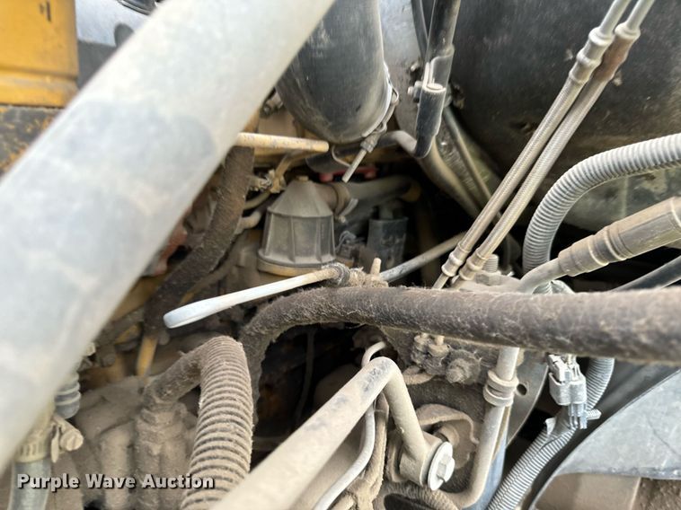 image for item DP8458 2005 GMC C7500 flatbed truck