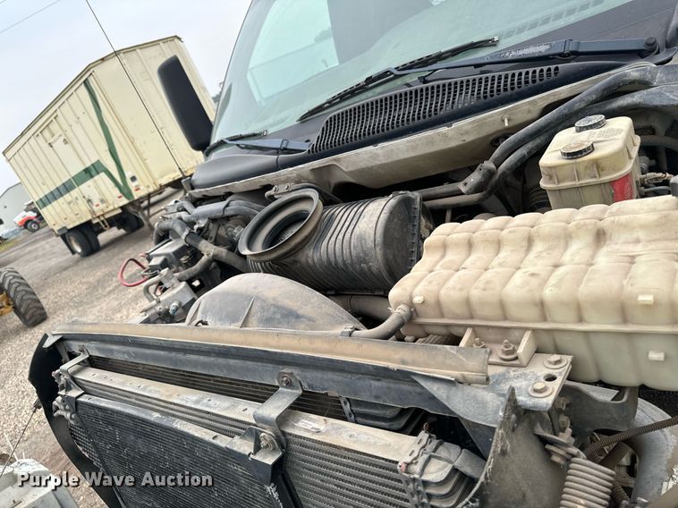 image for item DP8458 2005 GMC C7500 flatbed truck