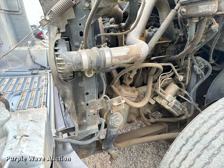 image for item DP8458 2005 GMC C7500 flatbed truck