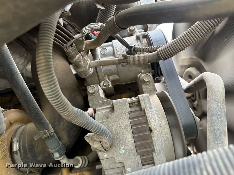 image for item DP8458 2005 GMC C7500 flatbed truck