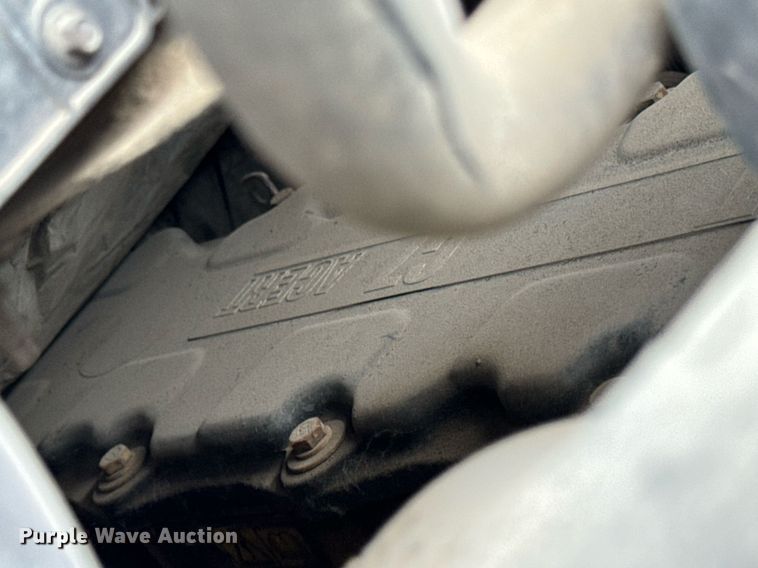 image for item DP8458 2005 GMC C7500 flatbed truck