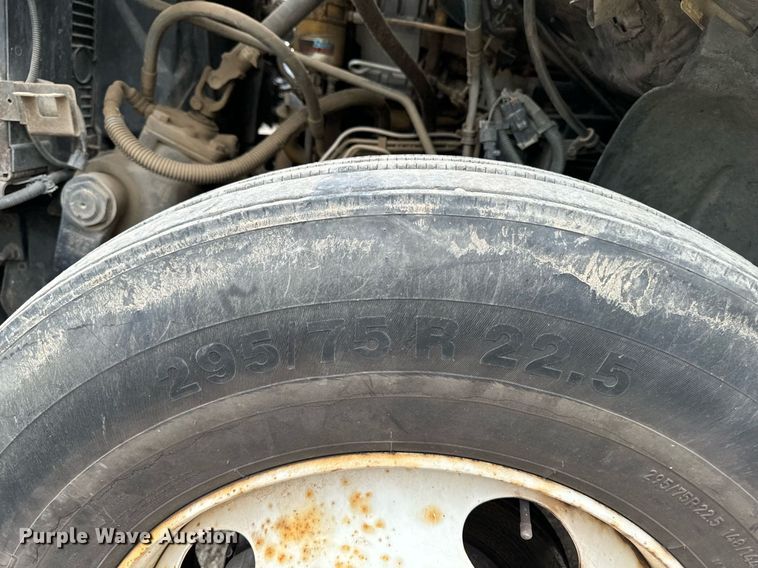 image for item DP8458 2005 GMC C7500 flatbed truck