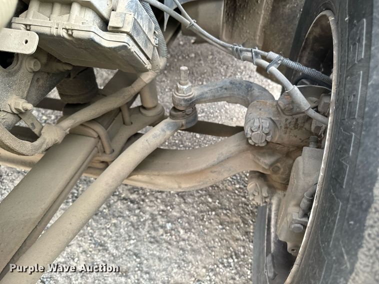 image for item DP8458 2005 GMC C7500 flatbed truck