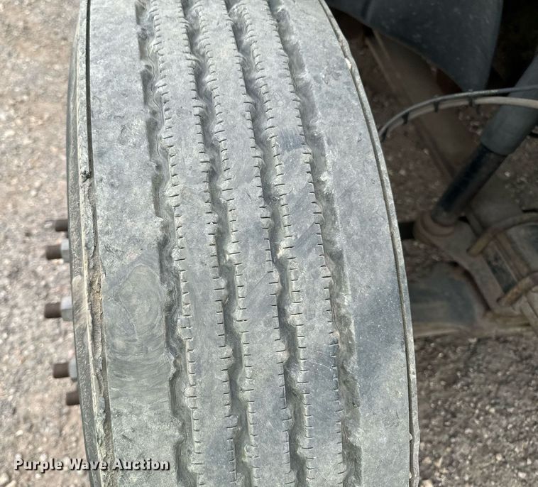 image for item DP8458 2005 GMC C7500 flatbed truck