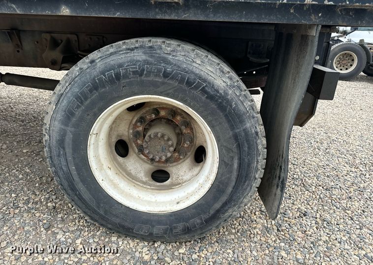 image for item DP8458 2005 GMC C7500 flatbed truck