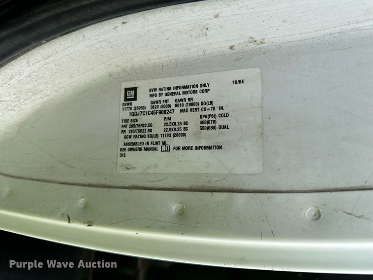 image for item DP8458 2005 GMC C7500 flatbed truck