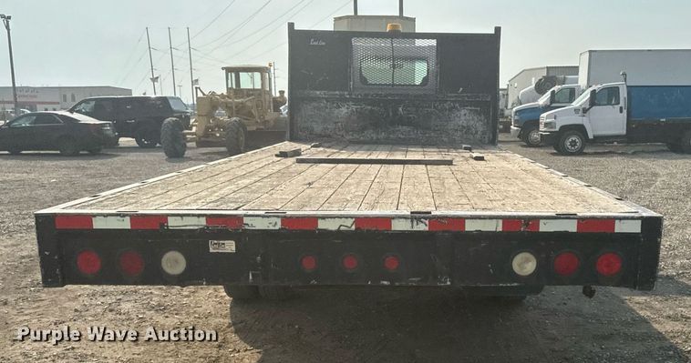 image for item DP8459 2006 Ford LCF flatbed truck