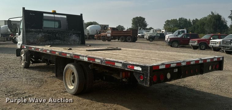 image for item DP8459 2006 Ford LCF flatbed truck