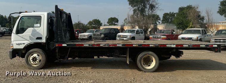 image for item DP8459 2006 Ford LCF flatbed truck