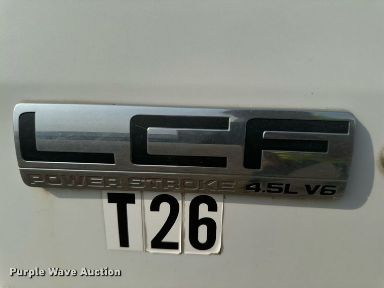 image for item DP8459 2006 Ford LCF flatbed truck