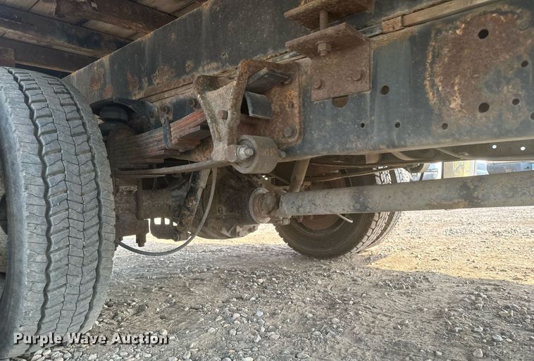 image for item DP8459 2006 Ford LCF flatbed truck