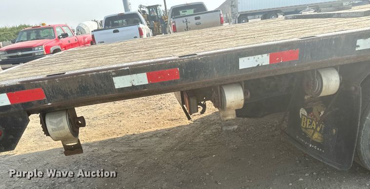 image for item DP8459 2006 Ford LCF flatbed truck