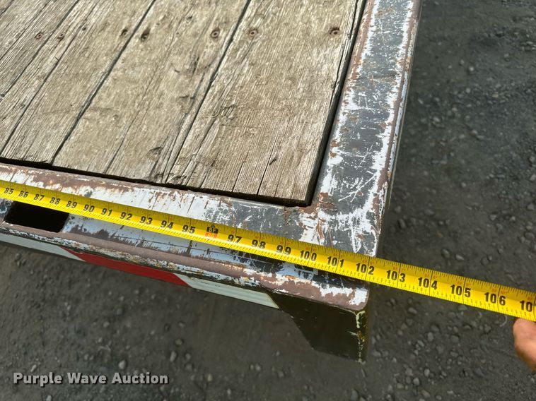 image for item DP8459 2006 Ford LCF flatbed truck