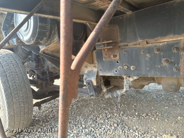 image for item DP8459 2006 Ford LCF flatbed truck