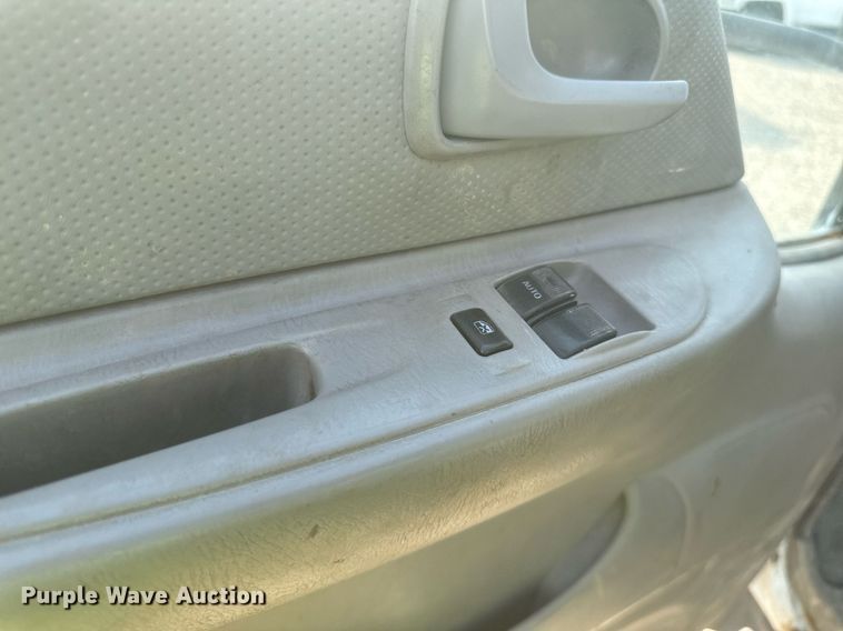 image for item DP8459 2006 Ford LCF flatbed truck