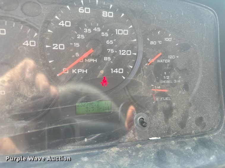 image for item DP8459 2006 Ford LCF flatbed truck